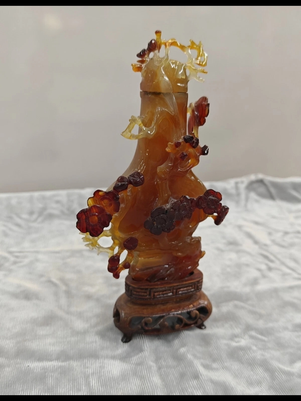 Antique Carnelian Agate Covered Vase/Urn With Flowers - Comes With Box